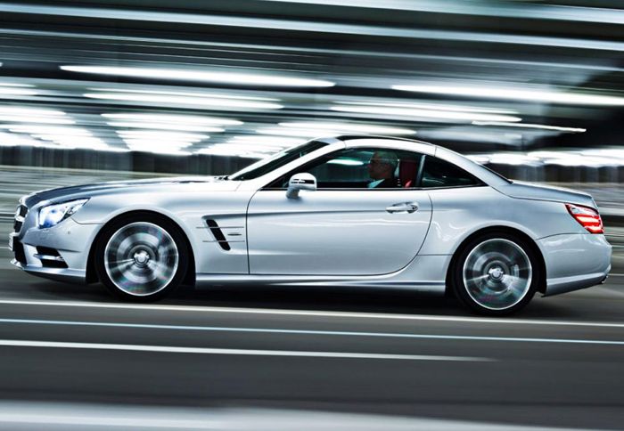 Κάτω από το καπό της νέας SL θα βρίσκονται V6, V8 και V12 μηχανικά σύνολα.